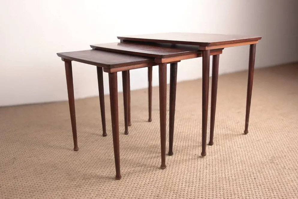 Trois tables Gigognes Danoise en Palissandre par Mobelintersia 1960.
