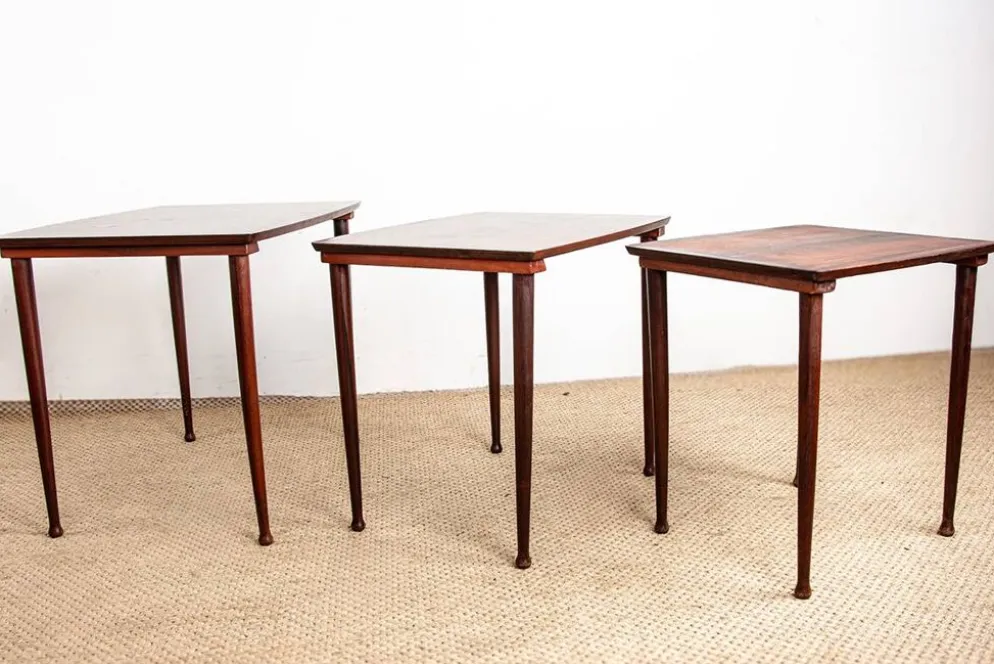 Trois tables Gigognes Danoise en Palissandre par Mobelintersia 1960.