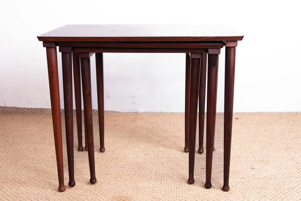 Trois tables Gigognes Danoise en Palissandre par Mobelintersia 1960.