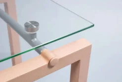 Trois tables gigognes des années 90 en métal peint et verre trempé
