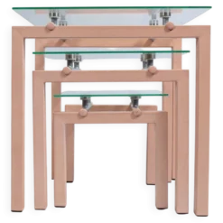 Trois tables gigognes des années 90 en métal peint et verre trempé