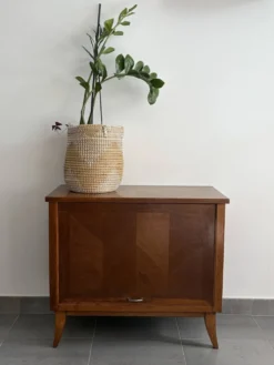Très beau buffet bas compartimenté vintage