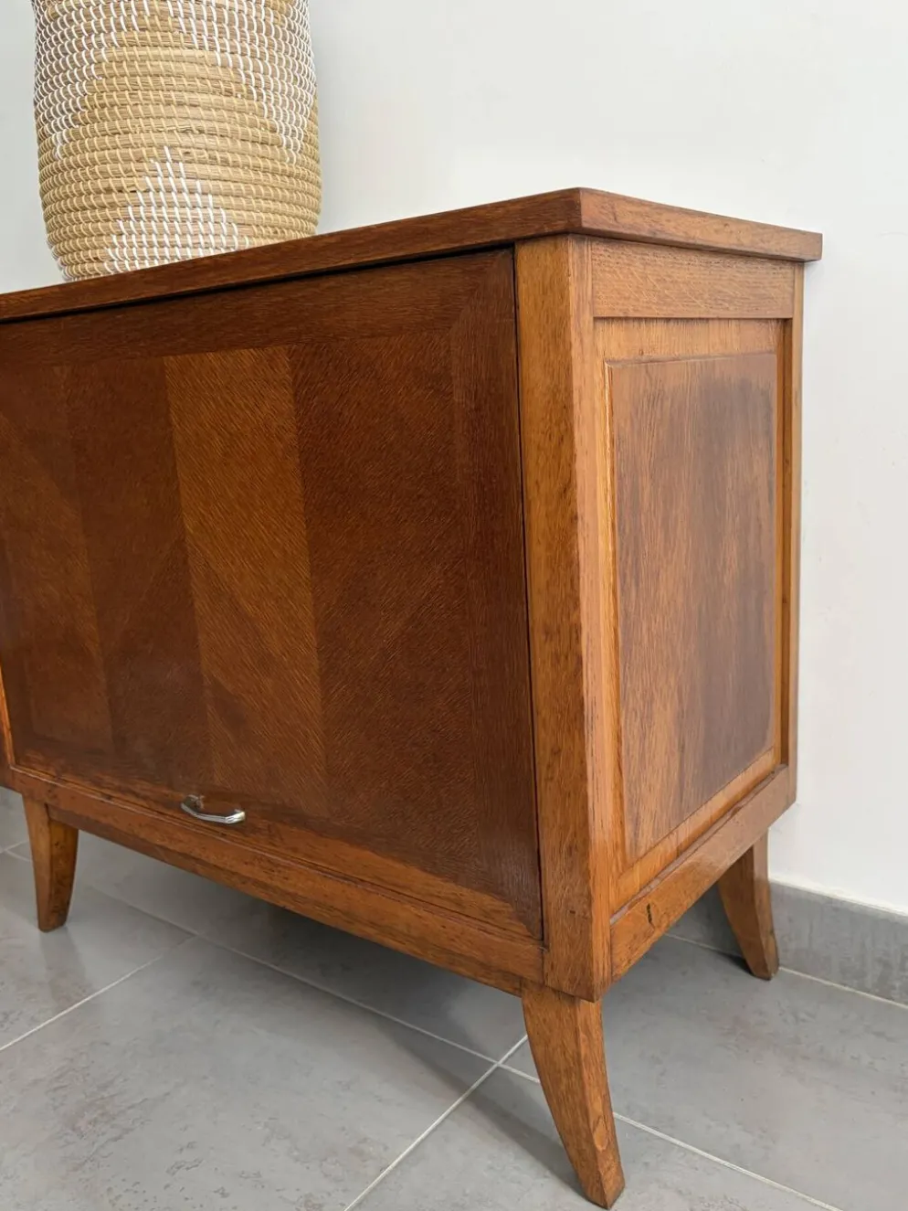 Très beau buffet bas compartimenté vintage