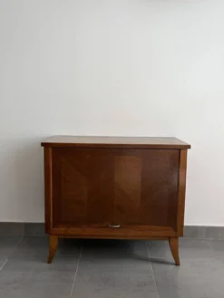 Très beau buffet bas compartimenté vintage
