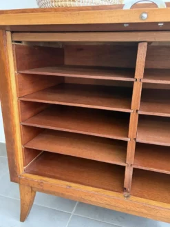 Très beau buffet bas compartimenté vintage