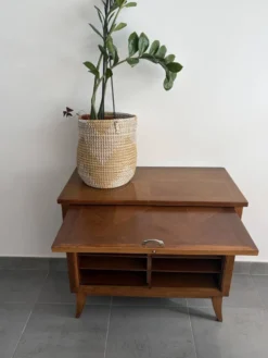 Très beau buffet bas compartimenté vintage