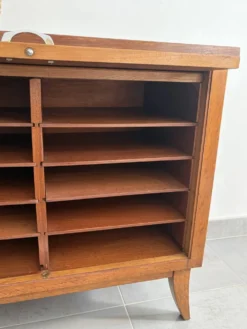 Très beau buffet bas compartimenté vintage