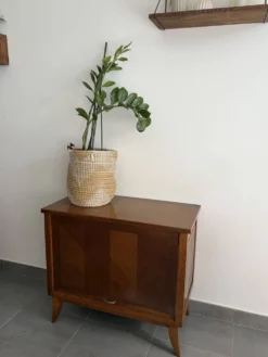Très beau buffet bas compartimenté vintage