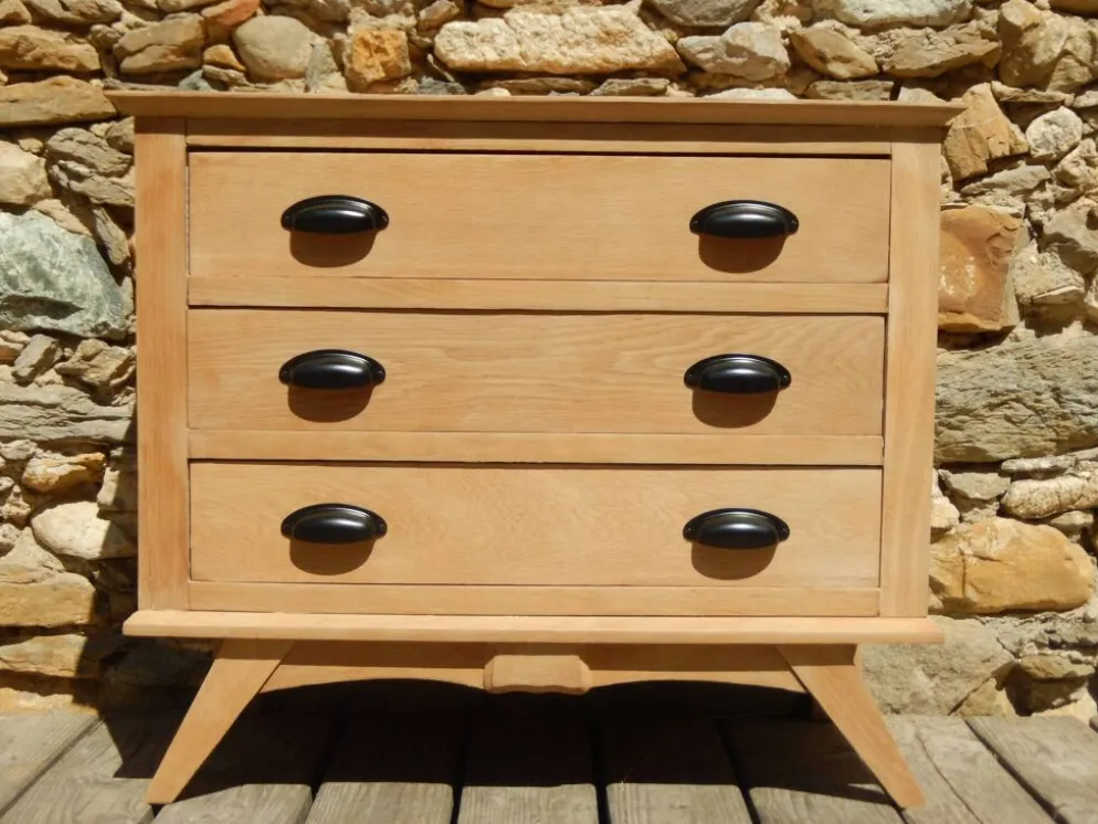 Très charmante petite commode en chêne à pieds compas style scandinave