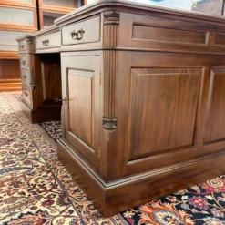 Très grand bureau partenaire classique anglais