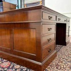 Très grand classique anglais Partnerdesk