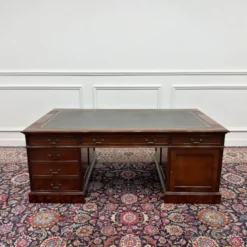 Très grand classique anglais Partnerdesk