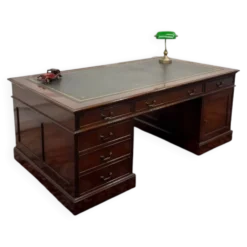 Très grand classique anglais Partnerdesk
