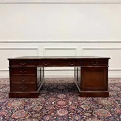 Très grand classique anglais Partnerdesk