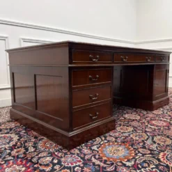 Très grand classique anglais Partnerdesk