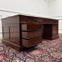 Très grand classique anglais Partnerdesk