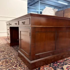 Très grand classique anglais Partnerdesk