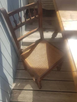 Très grande table en bois massif