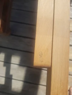 Très grande table en bois massif