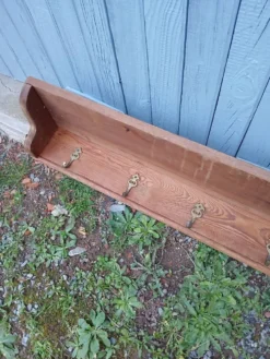 Très grande étagère/ casserolier ancien en bois