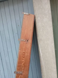 Très grande étagère/ casserolier ancien en bois