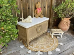 Très joli coffre à jouets vintage coeur style L. Ashley amovible
