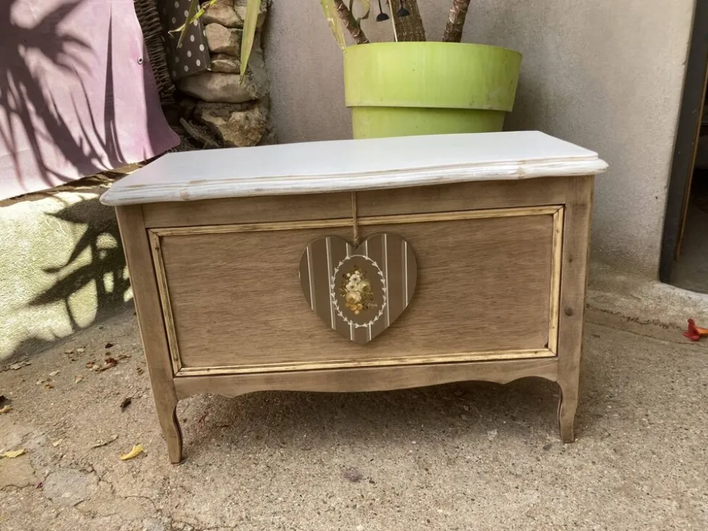 Très joli coffre à jouets vintage coeur style L. Ashley amovible