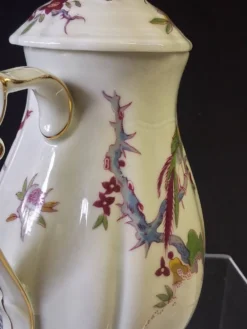 Très jolie cafetière en porcelaine de Limoges de chez Bernardaud modèle "Ch