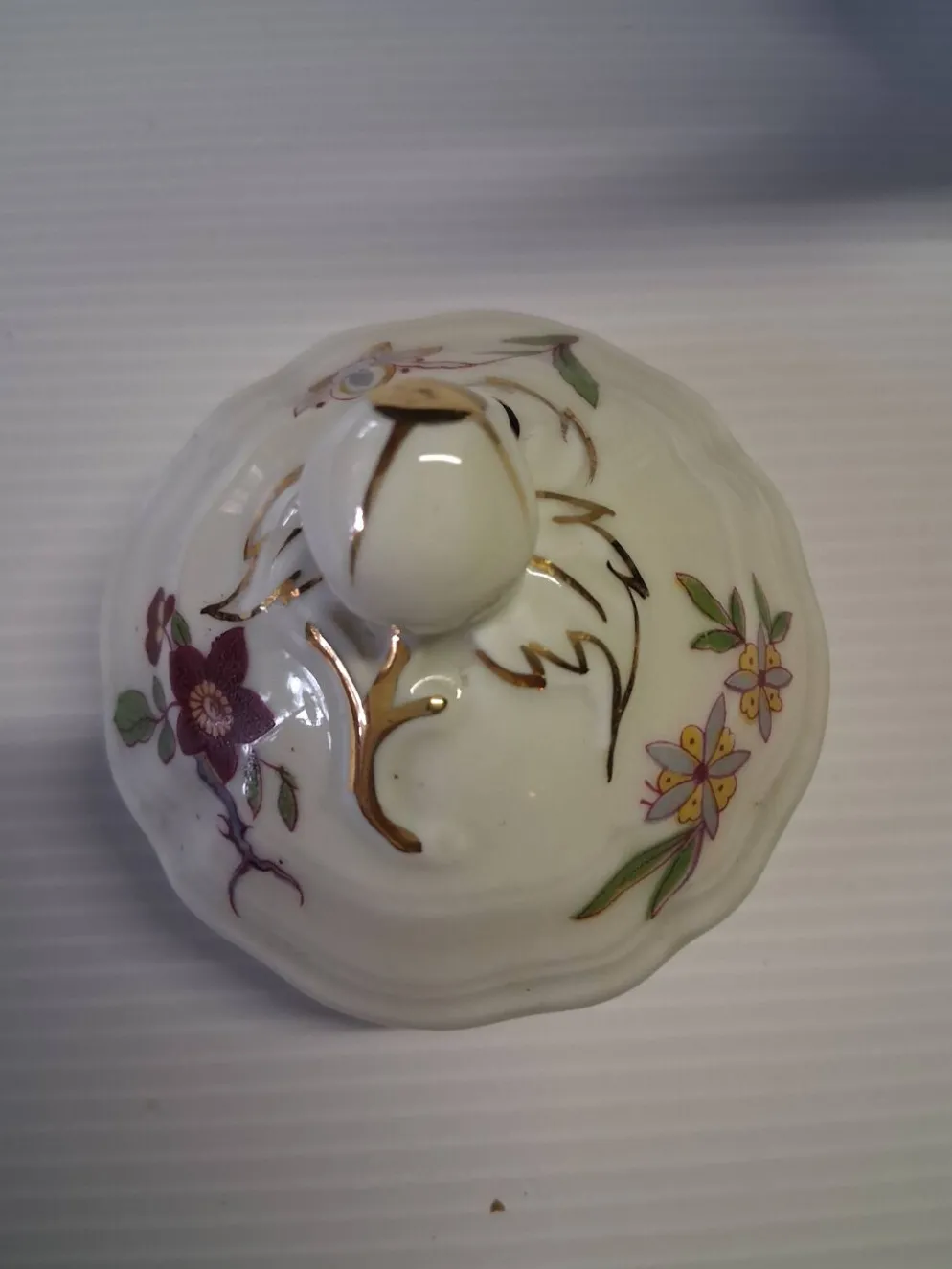 Très jolie cafetière en porcelaine de Limoges de chez Bernardaud modèle "Ch