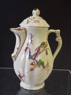 Très jolie cafetière en porcelaine de Limoges de chez Bernardaud modèle
