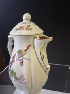 Très jolie cafetière en porcelaine de Limoges de chez Bernardaud modèle