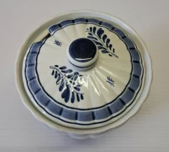Très joli sucrier ou pot à moutarde de chez Delft Holland en faience en trè