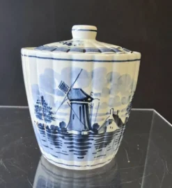 Très joli sucrier ou pot à moutarde de chez Delft Holland en faience en trè