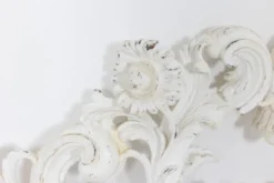 Tête de lit de style Rocaille en bois sculpté et laqué, circa 1900