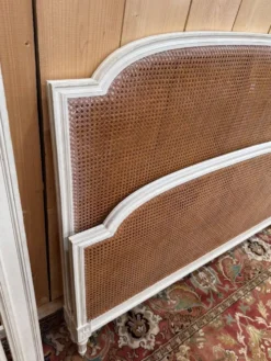 Tête de lit double – Style Louis XVI – Bois laqué & Cannage rotin