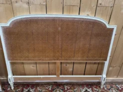 Tête de lit double – Style Louis XVI – Bois laqué & Cannage rotin