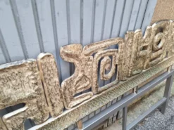 Tête de lit en bronze doré et fer, années 1960