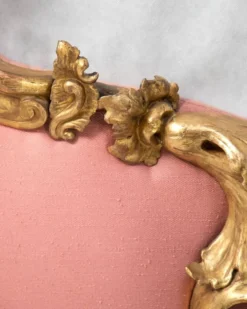 Tête de lit italienne de style rococo en bois doré sculpté, XIXe siècle