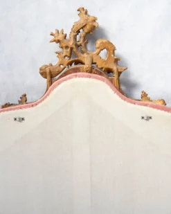 Tête de lit italienne de style rococo en bois doré sculpté, XIXe siècle