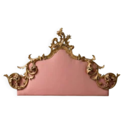Tête de lit italienne de style rococo en bois doré sculpté, XIXe siècle