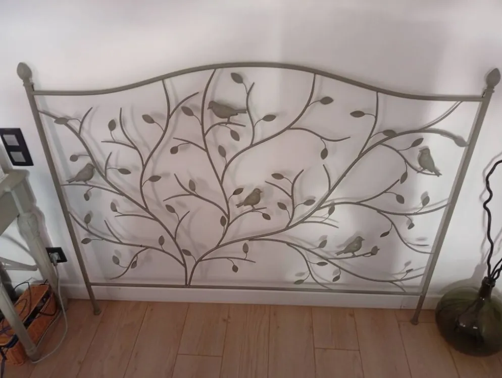 Tête de lit romantique "oiseaux" en métal inoxydable gris