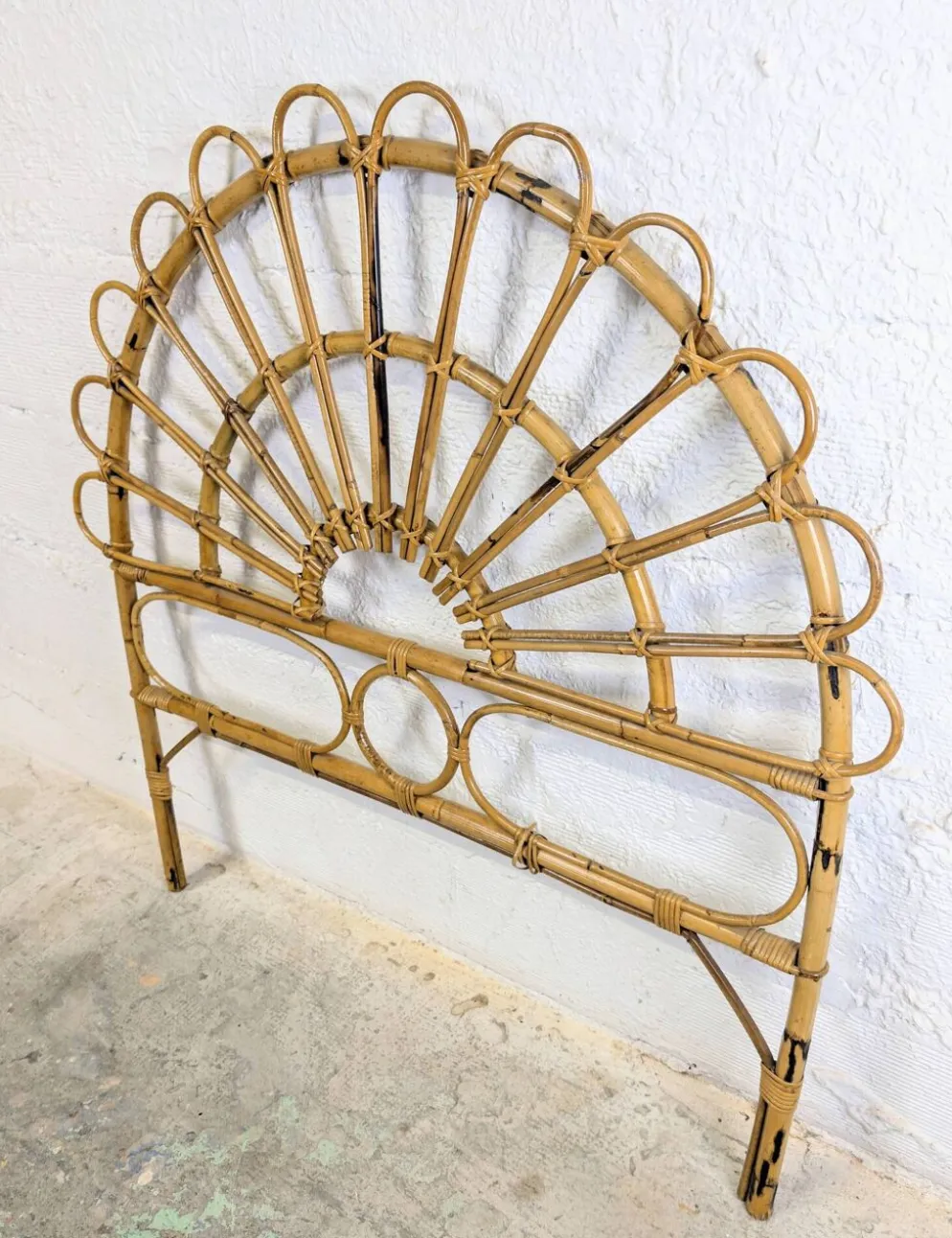 Tête de lit vintage en rotin