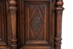 Une armoire historique de la fin du 19ème siècle.