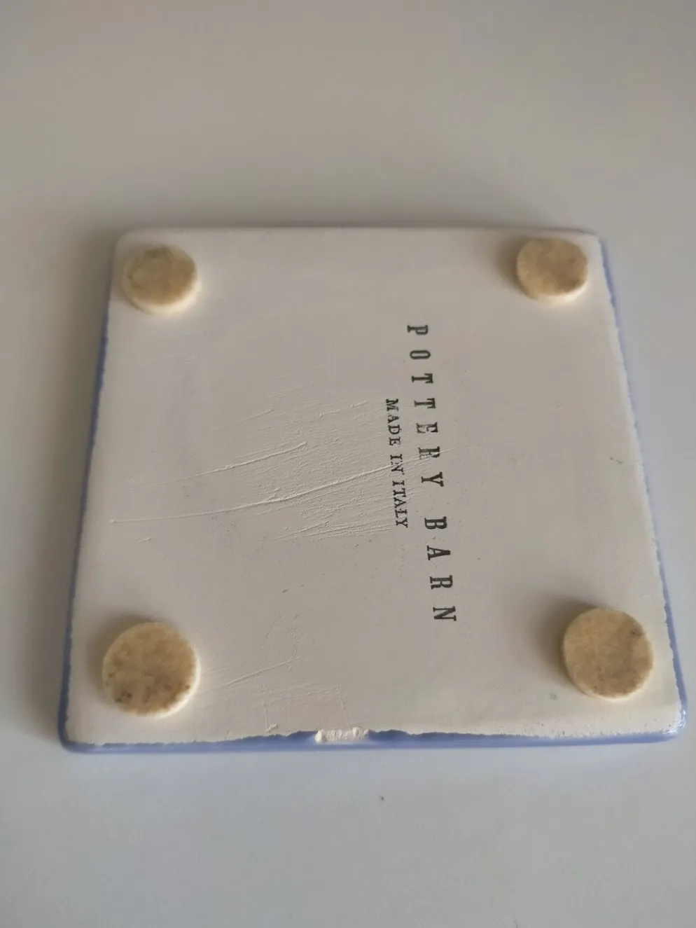 Un ensemble de deux dessous de plat