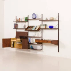 Un ensemble mural en palissandre Hansen et Guldborg avec un bureau, Danemark années 1960.