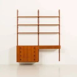 Un ensemble mural en teck scandinave avec un bureau, années 1970.