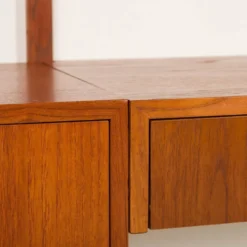 Un ensemble mural en teck scandinave avec un bureau, années 1970.