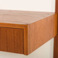 Un ensemble mural en teck scandinave avec un bureau, années 1970.
