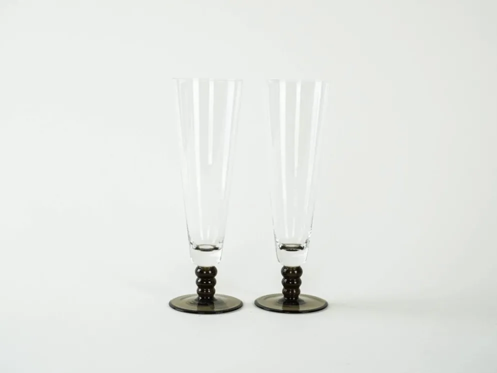 Une paire de flûtes à champagne, design italien, années 1970, production : Italie