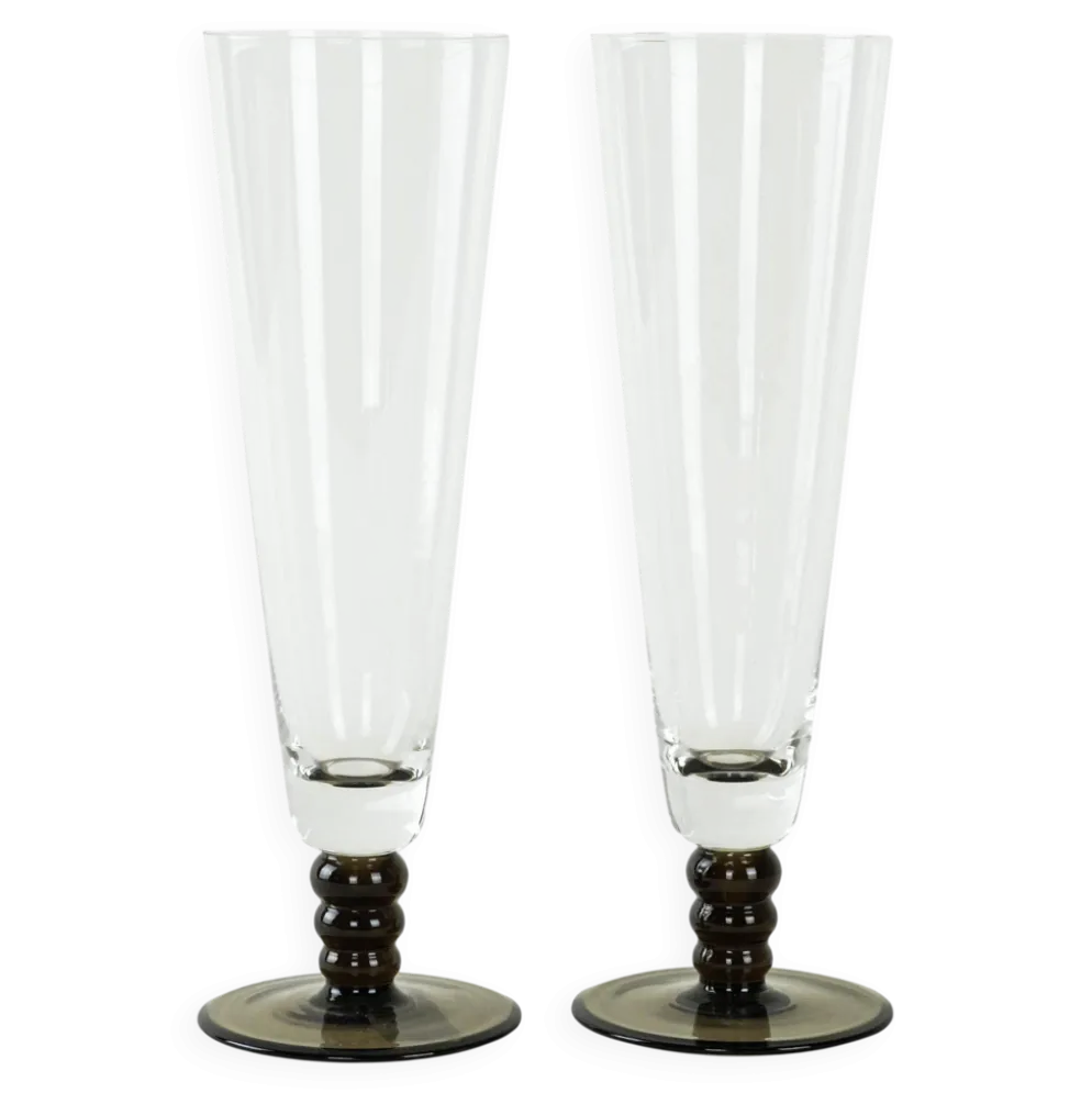 Une paire de flûtes à champagne, design italien, années 1970, production : Italie